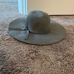 Elegant Gray Wide-Brim Hat